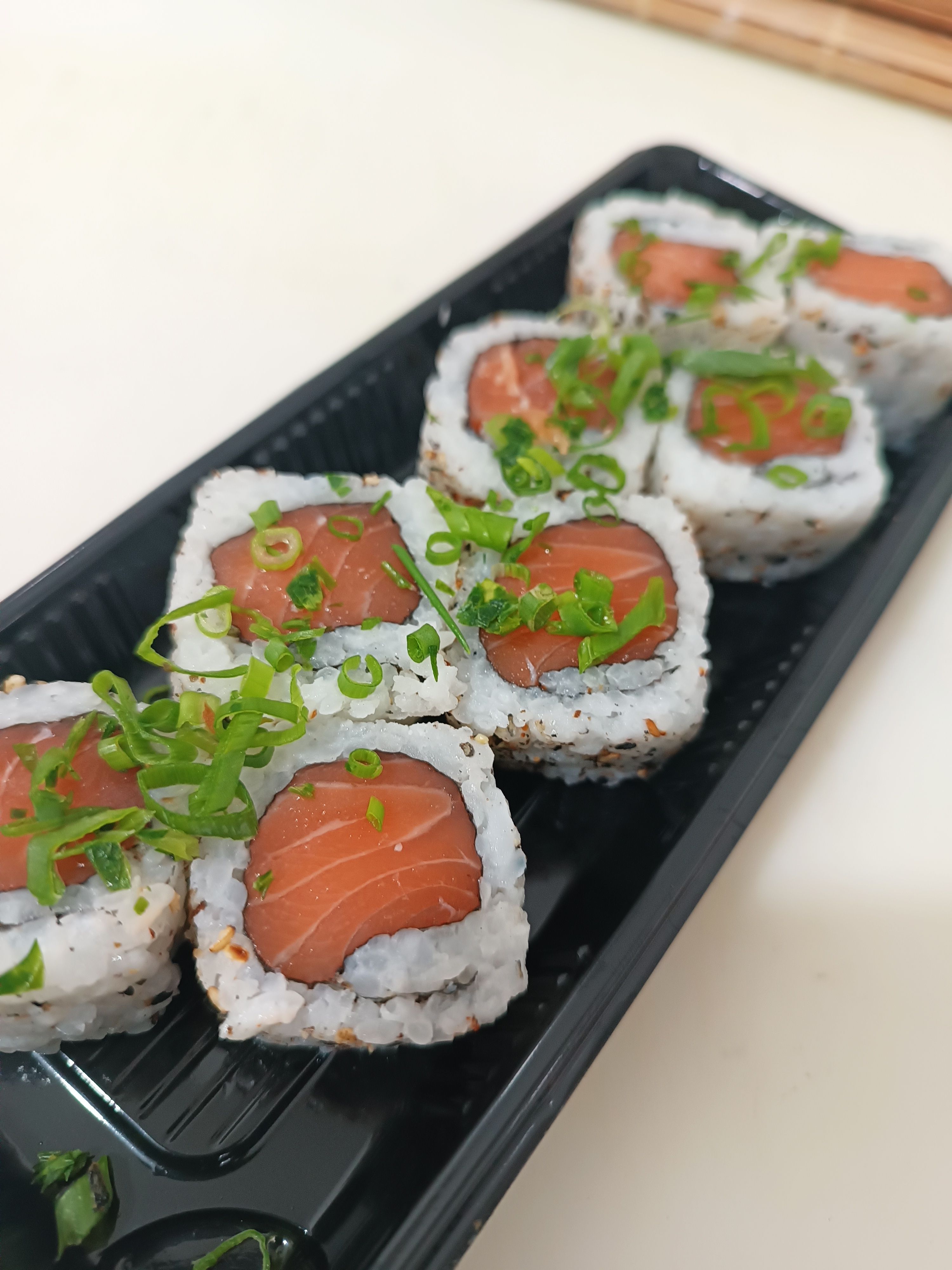 URAMAKI SALMAO PREMIUM 8 UNIDADES