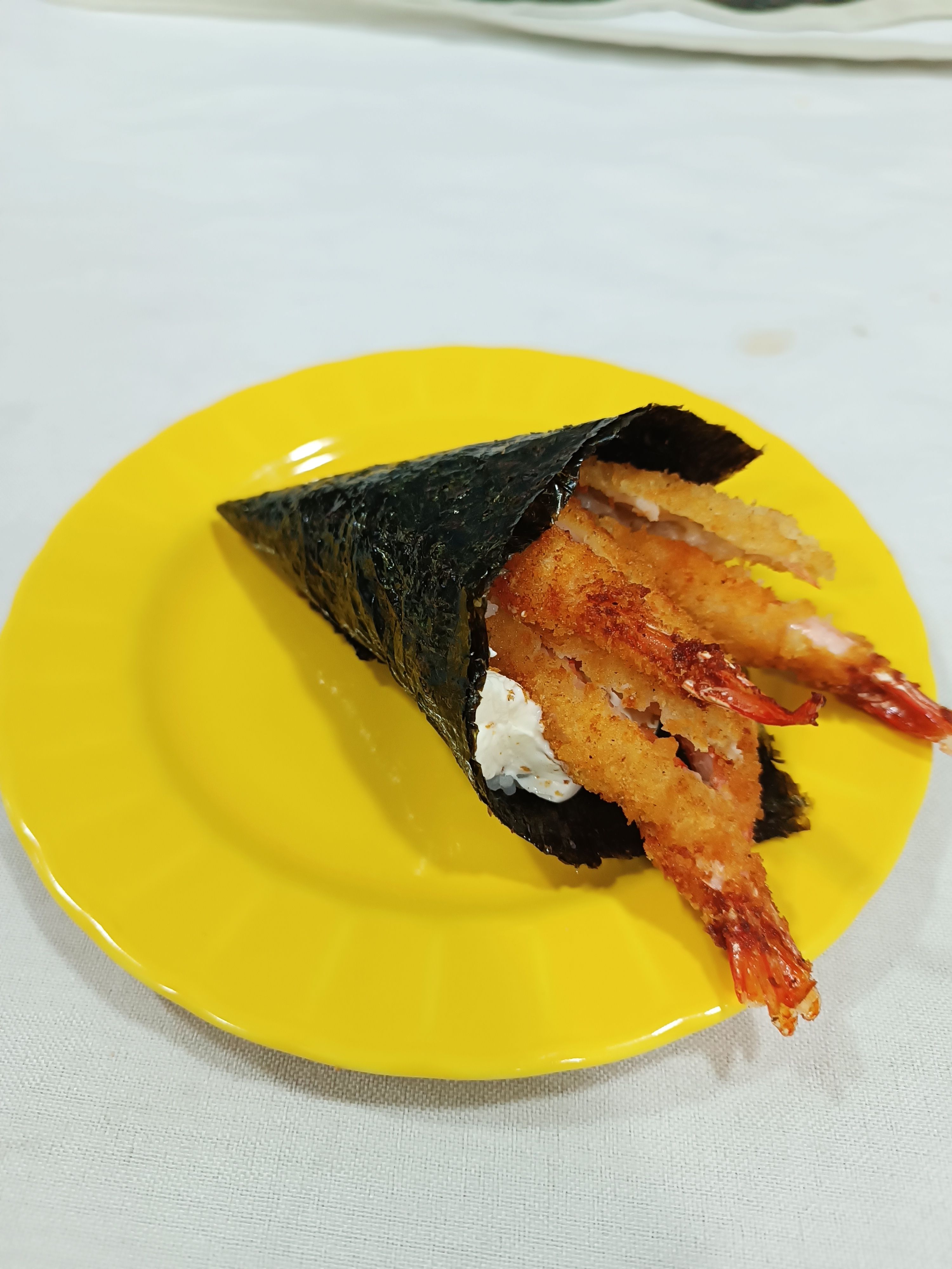 TEMAKI CAMARAO EMPANADO