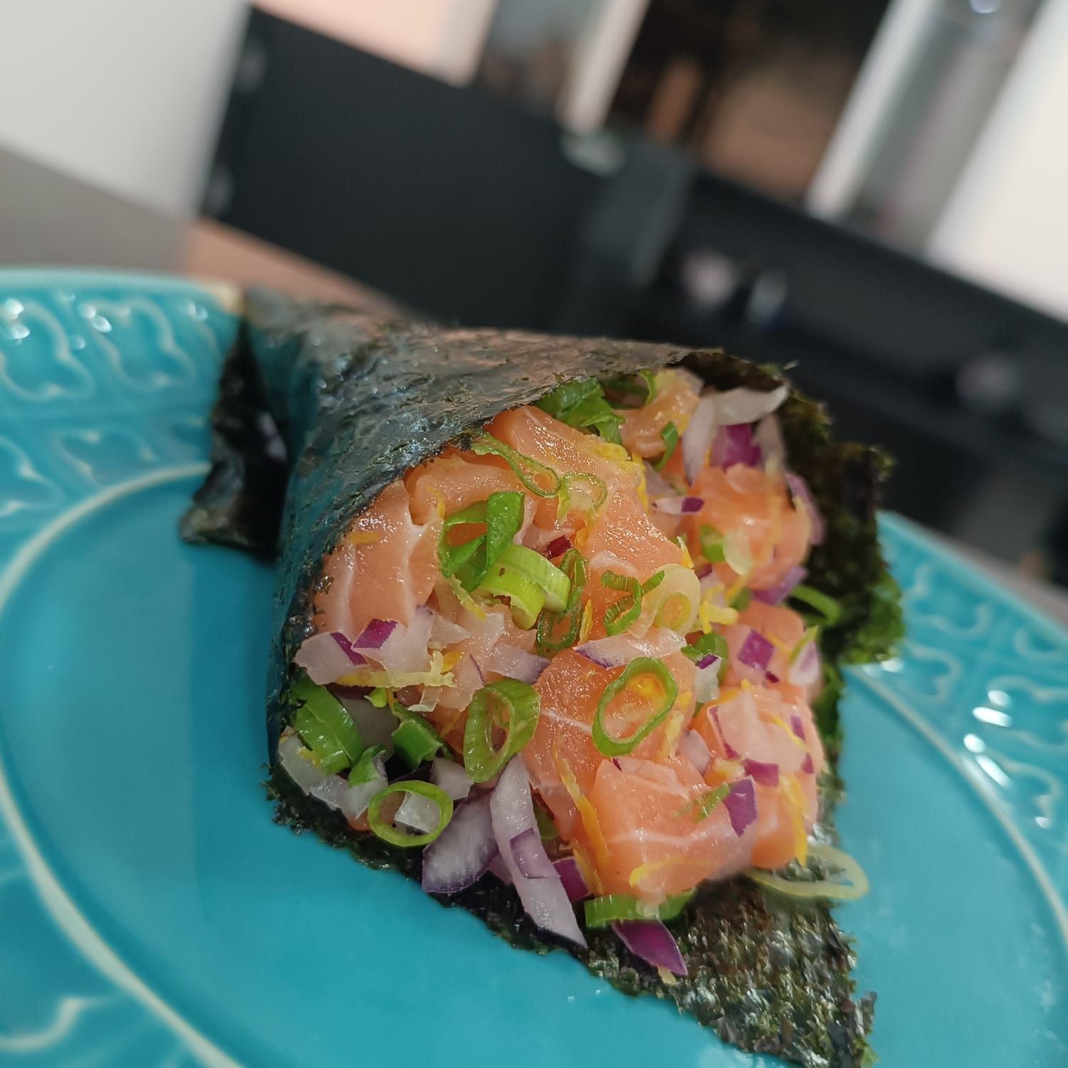 TEMAKI SALMÃO MARINADO